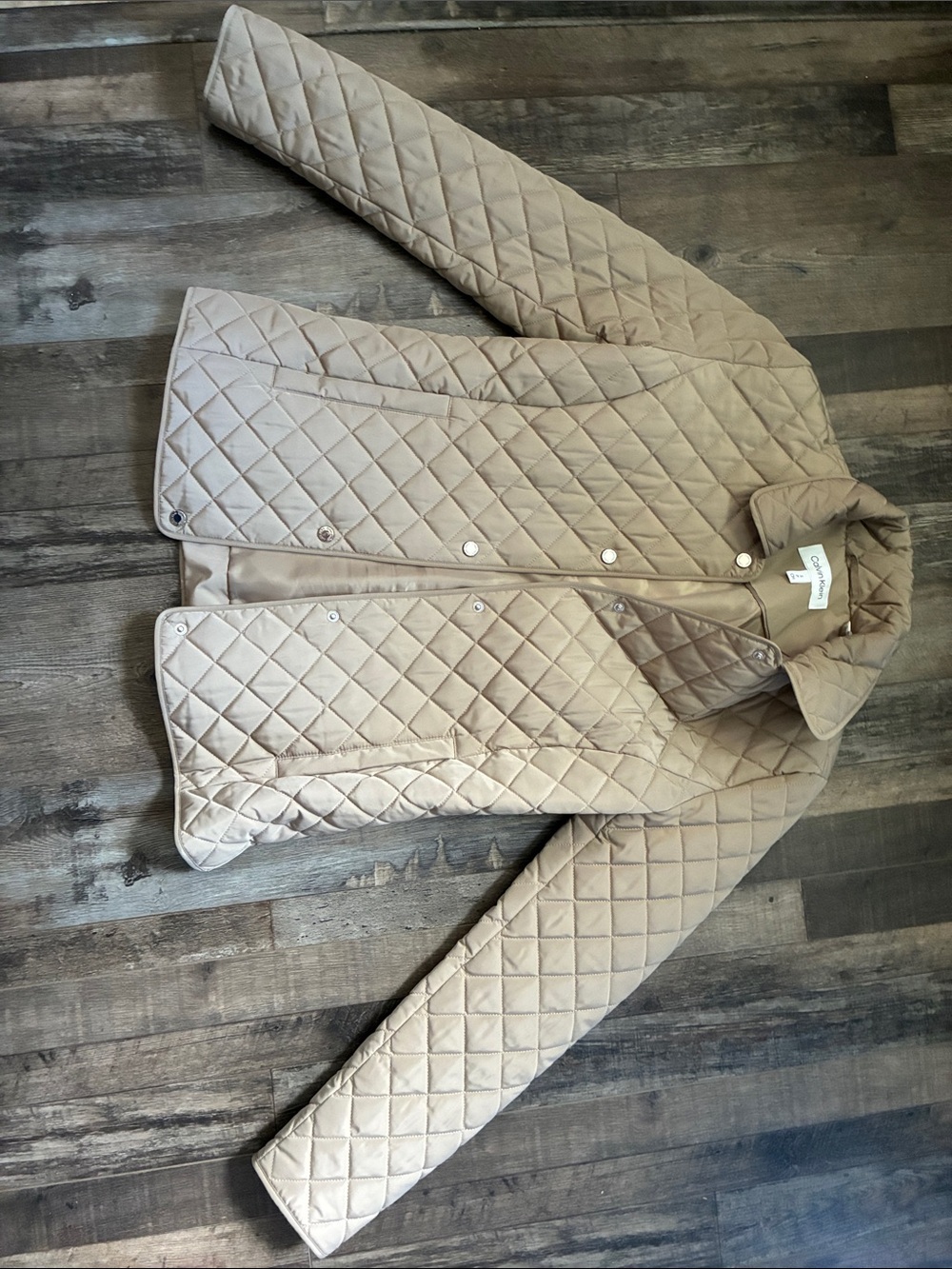 Calvin Klein Quilted Beige Diamond Puffer Jacket. Size S